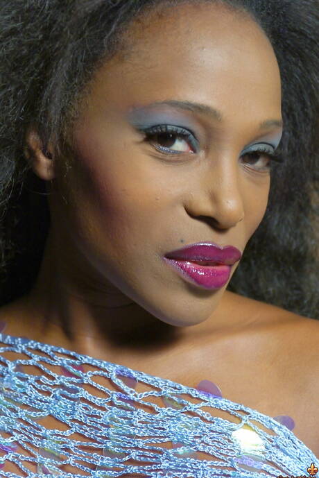 Louis De Mirabert are excited to present you with a gallery showcasing Felina exhibit beautiful form