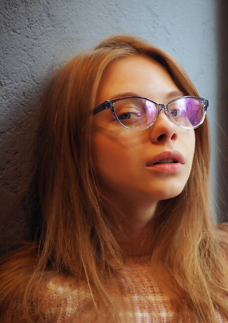 Rylsky Art invite you to explore a free photos with Siya exhibit hot shape