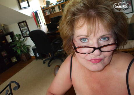 TAC Amateurs invites you to browse their free photos with Busty Bliss xxx gallery 266842